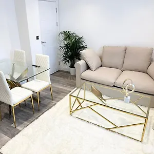 Beautiful Flat In Windsor Court Apartment Brighton